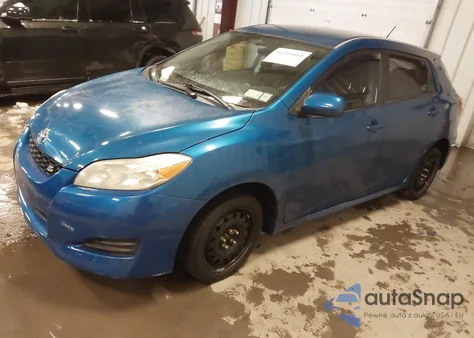 2009 Toyota Matrix S z USA, uszkodzony, nr VIN 2T1LE40E09C011701
